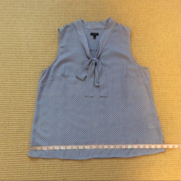 Talbots Blue Sleeveless V-Neck Front Tie Top - LP - Picture 7 of 11